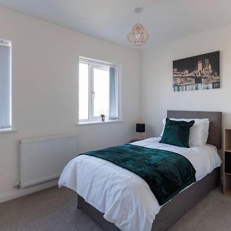 Luxury 3-Bedroom, 2-Bathroom Home Sleeps 7 People Liverpool Eksteriør billede