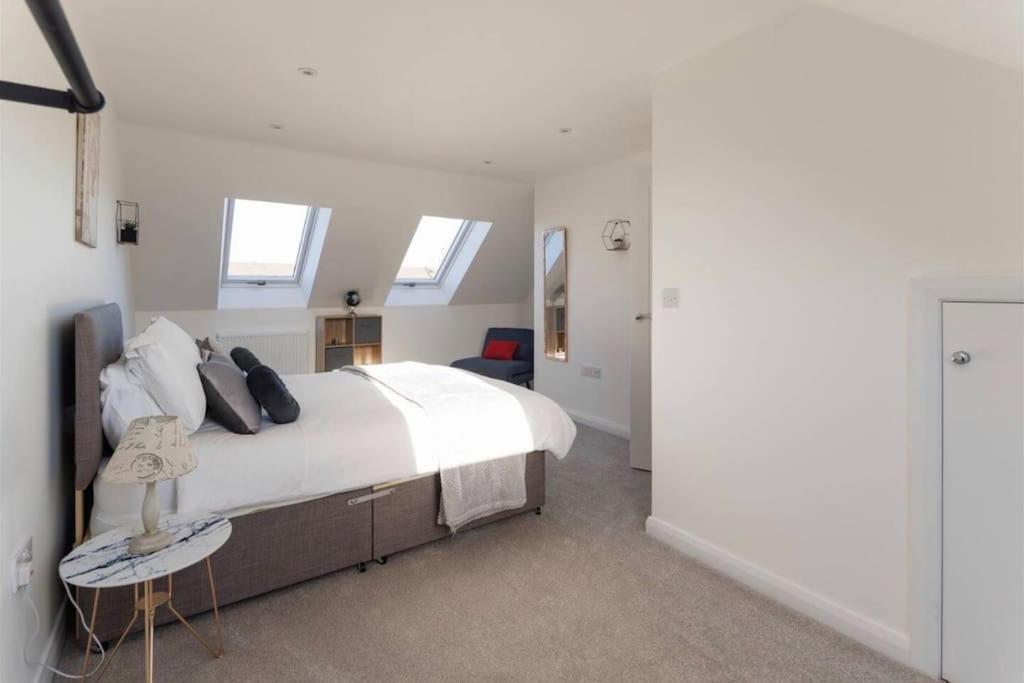Luxury 3-Bedroom, 2-Bathroom Home Sleeps 7 People Liverpool Eksteriør billede