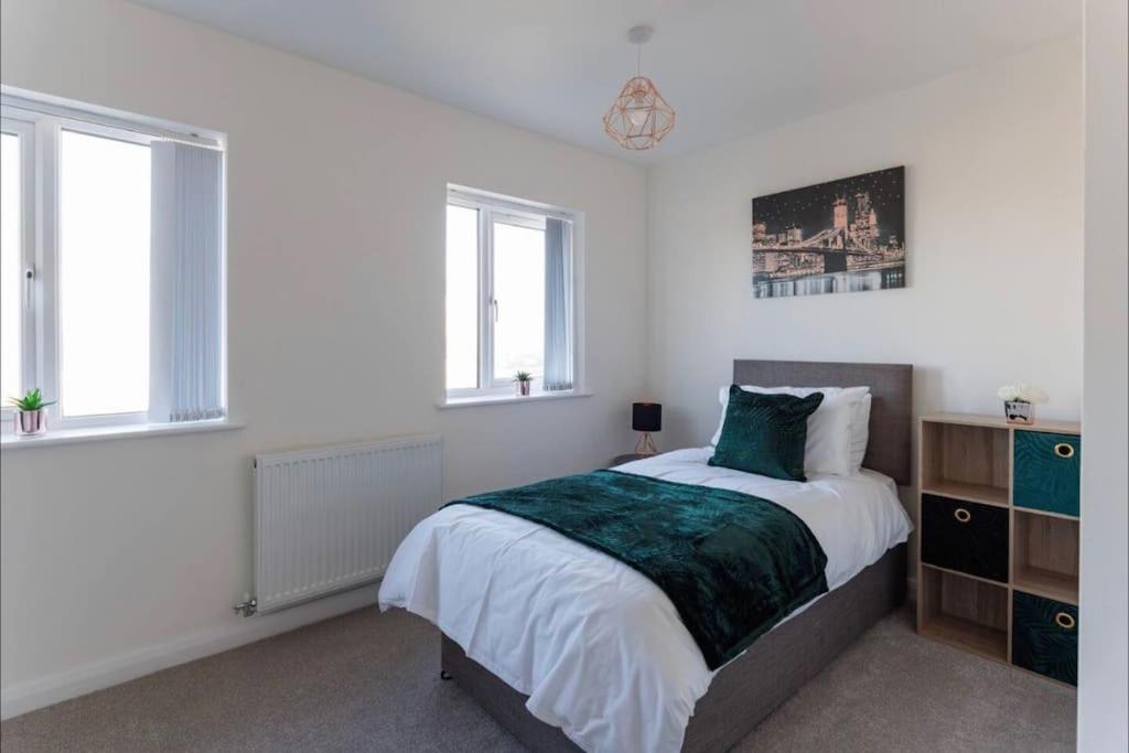 Luxury 3-Bedroom, 2-Bathroom Home Sleeps 7 People Liverpool Eksteriør billede