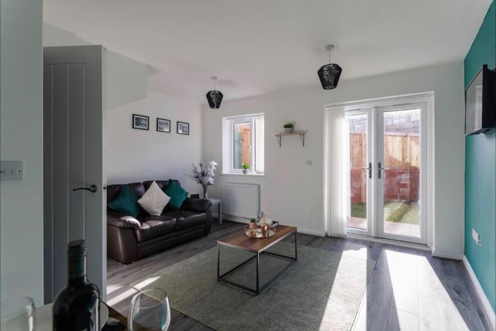 Luxury 3-Bedroom, 2-Bathroom Home Sleeps 7 People Liverpool Eksteriør billede